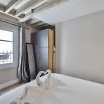 Heart Of Marais A Large 1-Bedroom Apartment